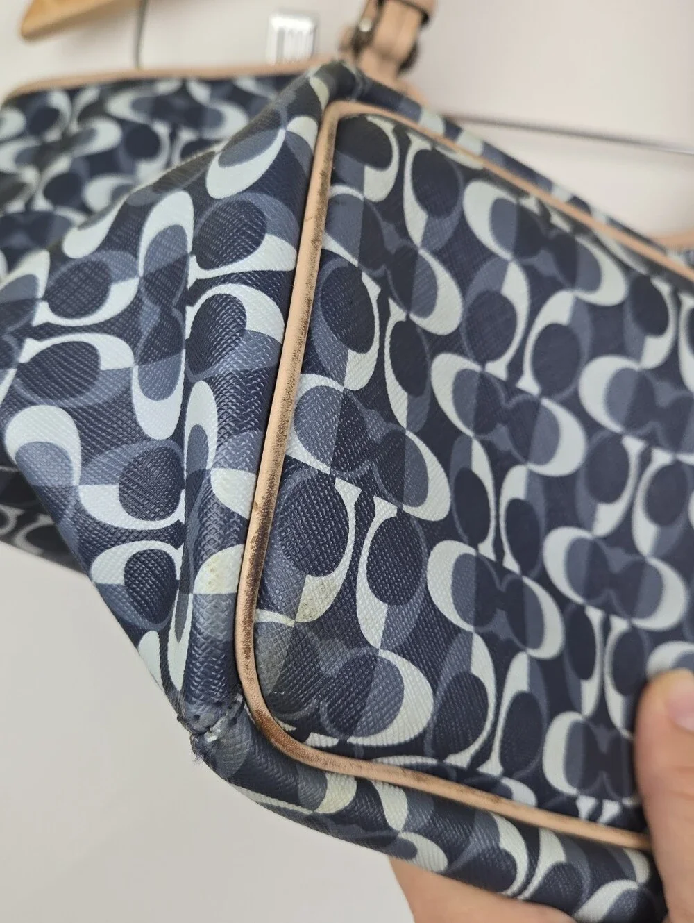 Coach Peyton Dream Signature Tote Bag Leather Navy. Damaged. Flaws!!!‎